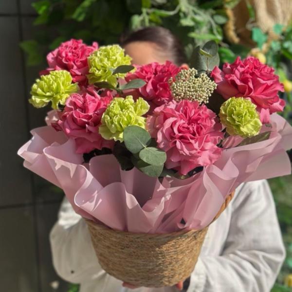 325 композиция дуо гвоздика и импортные розы